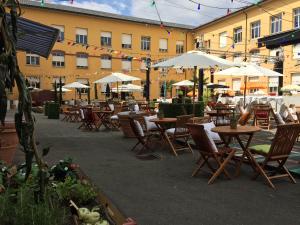 Teak Bistrotisch gross 5